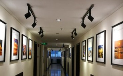 展厅装修设计要点包括哪些？灯光与软装怎么做